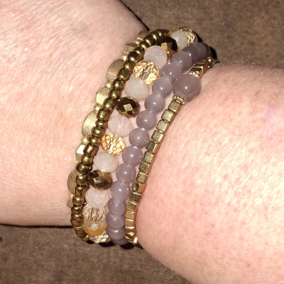 Lot of beaded bracelets stretchy goldtone lilac brushed polished metal acrylic - Picture 9 of 9